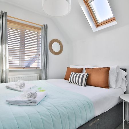 Stayright 2 Bed Beach House With Private Parking- Next To Barry Beach And Jackson Bay Exterior photo